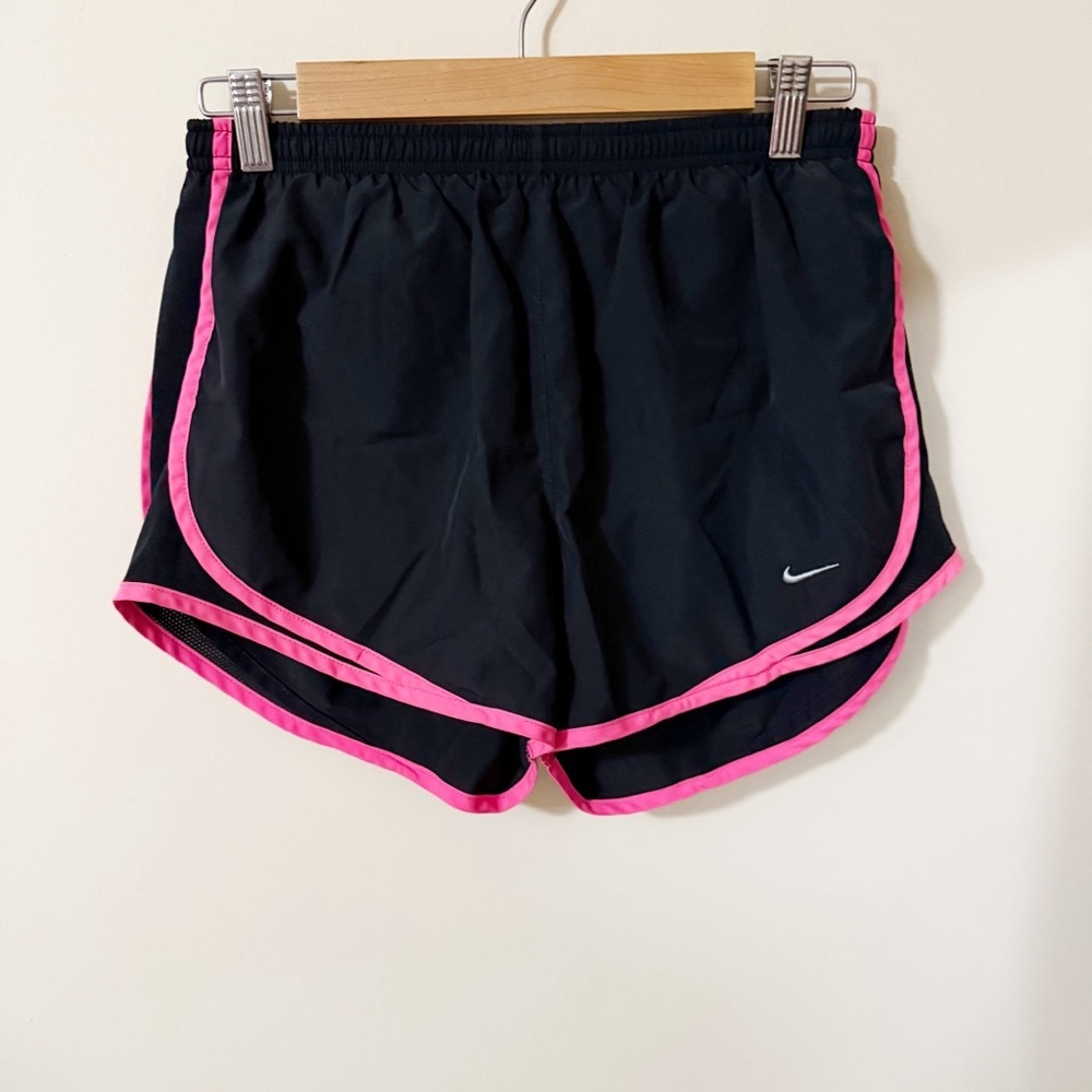 Nike Dri Fit Womens Pink Black Shorts Size Medium Activewear Athleisure Gym